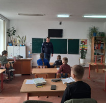 Inspectorii de Mediu din Glodeni își Îndrumă Tinerii în Protejarea Pădurilor