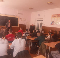 Elevii din Liceul Teoretic "Pan Halippa" din Edineț implicati în activități ecologice dedicate lunii pădurii