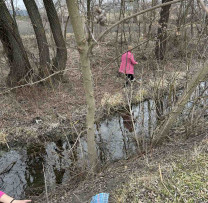 Campanie de salubrizare la Grinăuți-Moldova: râul Ciuhur, curățat cu sprijinul tinerilor și al inspectorilor de mediu