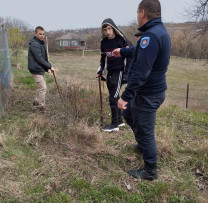 Învățând și Plantând: Elevii din Nisporeni Implicați în Acțiuni Ecologice alături de Inspectorii de Mediu