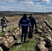 INSPECTORII DE MEDIU DIN CRIULENI la  PLANTAREA ARBORILOR ÎN LOCALITATEA RÎȘCOVA